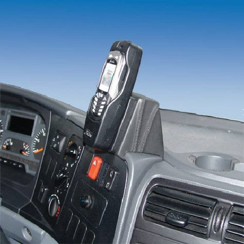 Kuda Console 013055 - Mercedes-Benz Atego (2004-2013) - kunstleder