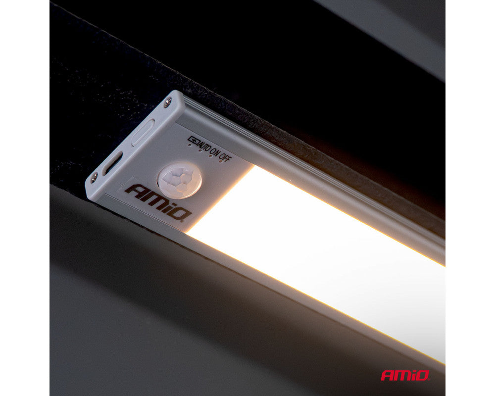 Opti Car Parts - Oplaadbare LED lamp met PIR bewegingssensor en schemersensor (23x4.1x0.9cm) - Antennes & Klein inbouwmateria