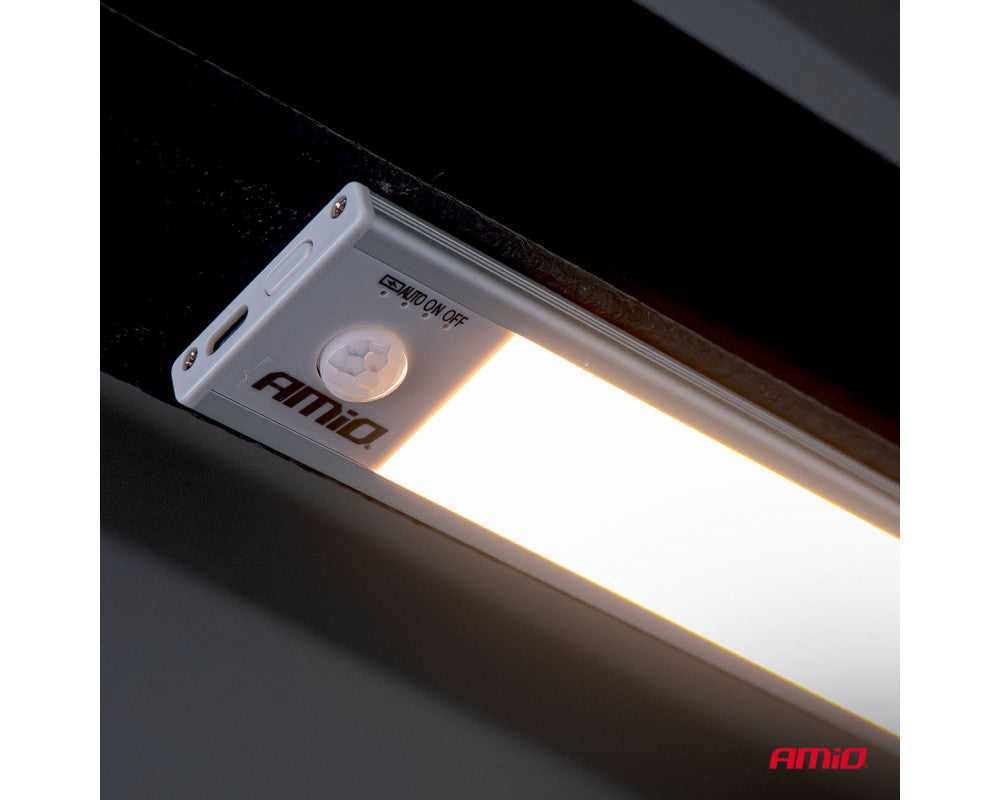 Opti Car Parts - Oplaadbare LED lamp met PIR bewegingssensor en schemersensor (40x4.1x0.9cm) - Antennes & Klein inbouwmateria