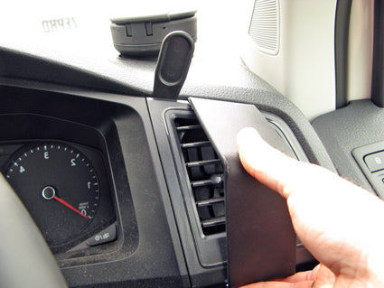 Brodit ProClip 605214 - Volkswagen Caravelle 2016-2020