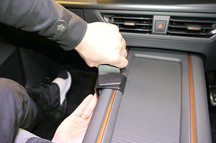 Brodit ProClip 635734 - Cupra Born 2022-2026