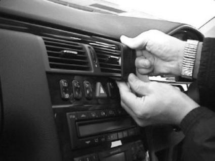 Brodit ProClip 652198 - Mercedes-Benz E-Class, Coupé 1995-2002