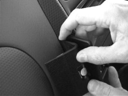 Brodit ProClip 652642 - Ford 323 F (BJ) 1998-2003
