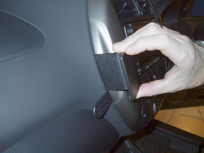 Brodit ProClip 653378 - Toyota RAV 4 2004-2005