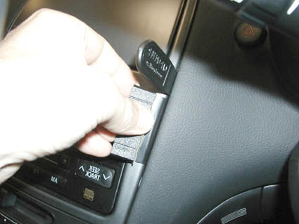 Brodit ProClip 653380 - Toyota Celica 2000-2005