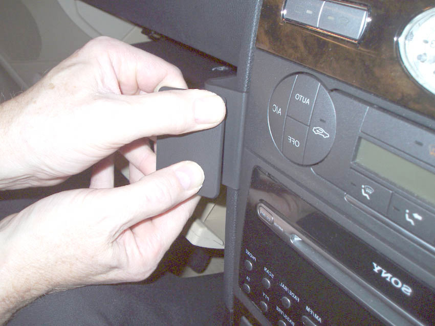 Brodit ProClip 653422 - Ford Mondeo 2001-2007