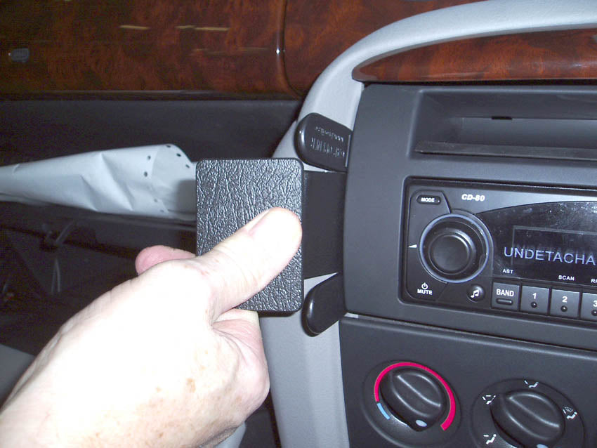 Brodit ProClip 653424 - MG 75 1999-2005