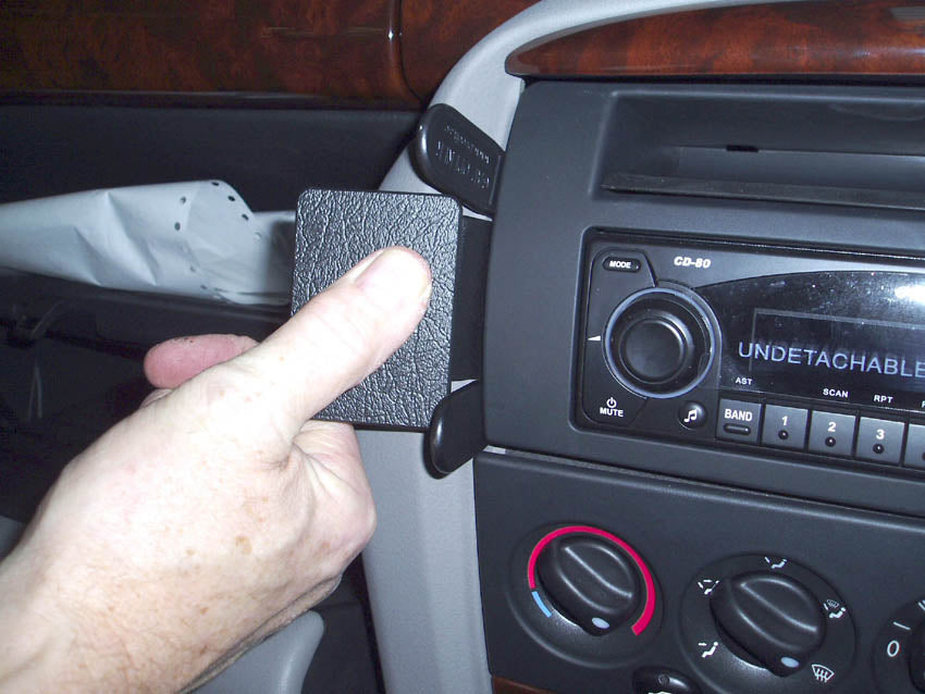 Brodit ProClip 653424 - MG 75 1999-2005