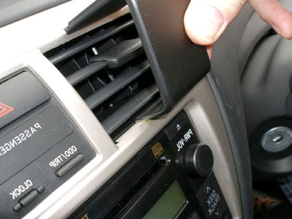Brodit ProClip 653835 - Toyota Yaris 4-doors 2007-2011