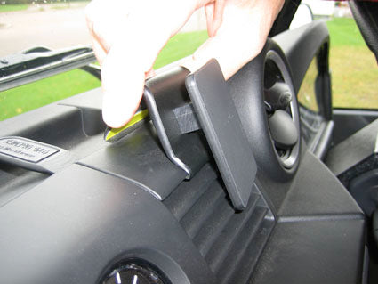 Brodit ProClip 654077 - Land Rover Defender 2007-2016