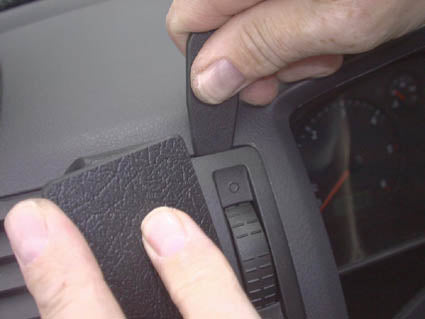 Brodit ProClip 803278 - Volkswagen Caravelle 2003-2009
