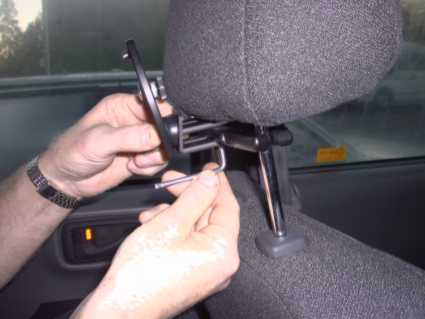 Brodit Hoofdsteunhouder met Monitorbevestiging 810820 - Alfa Romeo 1-Serie E81, E82, E87, E88 1988-2027