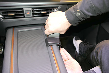 Brodit ProClip 835734 - Cupra Born 2022-2026