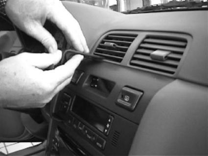 Brodit ProClip 852464 - Nissan Maxima 1995-1999