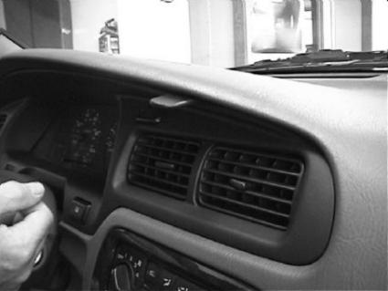 Brodit ProClip 852570 - Nissan Altima 1998-2001