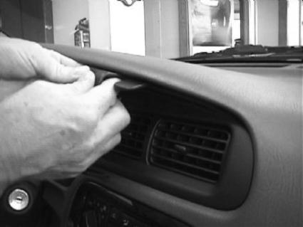 Brodit ProClip 852570 - Nissan Altima 1998-2001
