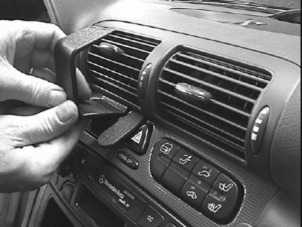 Brodit ProClip 852824 - Mercedes-Benz C-Class (180-320) 2000-2006