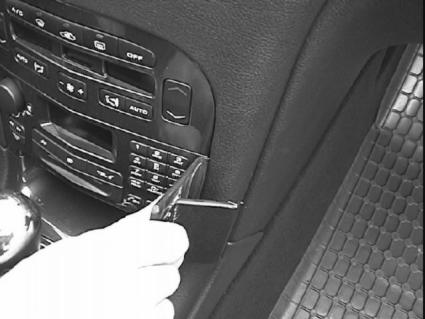 Brodit ProClip 852850 - Peugeot 607 2001-2009