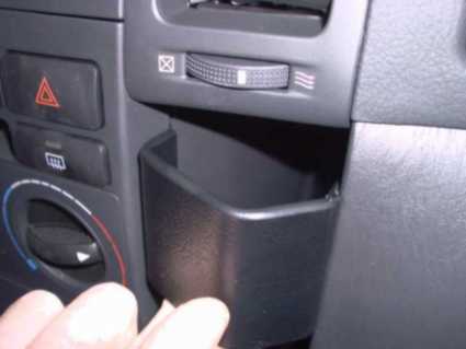 Brodit ProClip 853023 - Toyota Corolla Verso 2002-2003