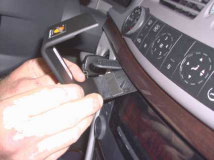Brodit ProClip 853075 - Mercedes-Benz E-Class, Coupé 2002-2009
