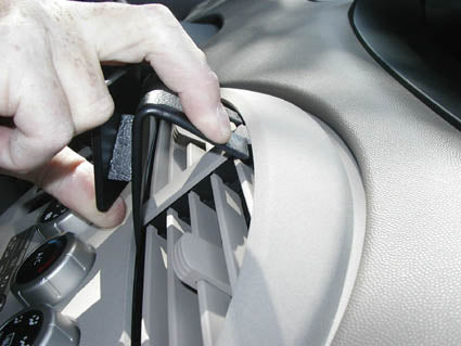 Brodit ProClip 853325 - Nissan Quest 2004-2006
