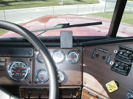Brodit ProClip 853338 - Freightliner Classic 1988-2009