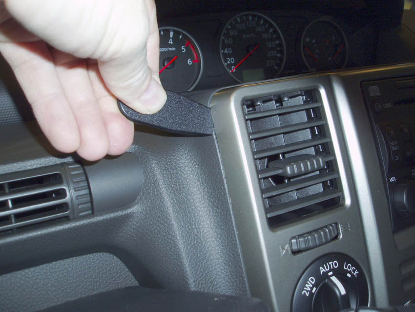 Brodit ProClip 853367 - Nissan X-Trail 2004-2007