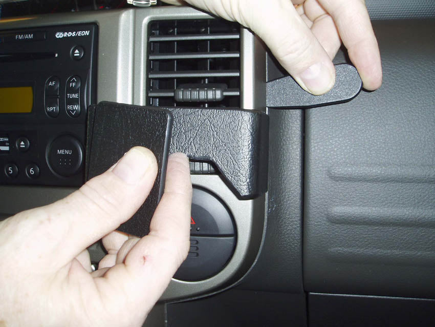 Brodit ProClip 853368 - Nissan X-Trail 2004-2007