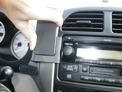 Brodit ProClip 853377 - Toyota RAV 4 2004-2005