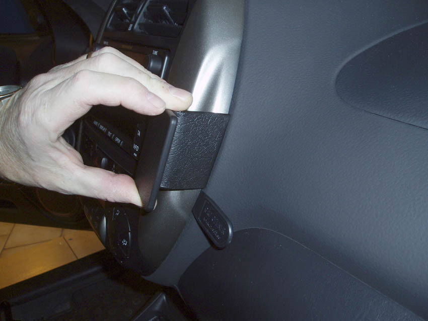 Brodit ProClip 853378 - Toyota RAV 4 2004-2005