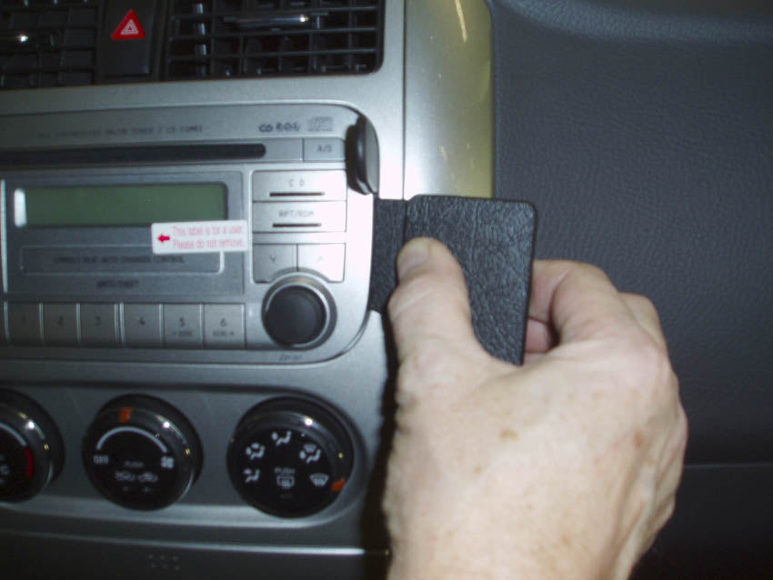 Brodit ProClip 853406 - Suzuki Aerio 2004-2009