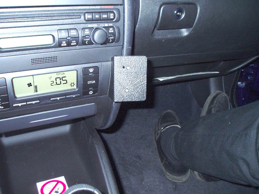 Brodit ProClip 853419 - Seat Leon 2000-2005