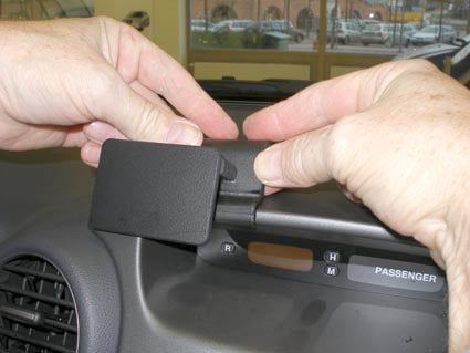Brodit ProClip 853960 - Kia Carens III 2007-2013