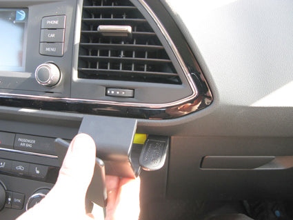 Brodit ProClip 854890 - Seat Leon 2013-2020