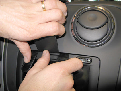 Brodit ProClip 854897 - Dacia Logan 2013-2021