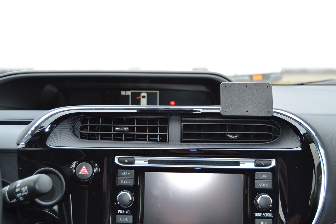 Brodit ProClip 855365 - Toyota Prius c 2018-2020