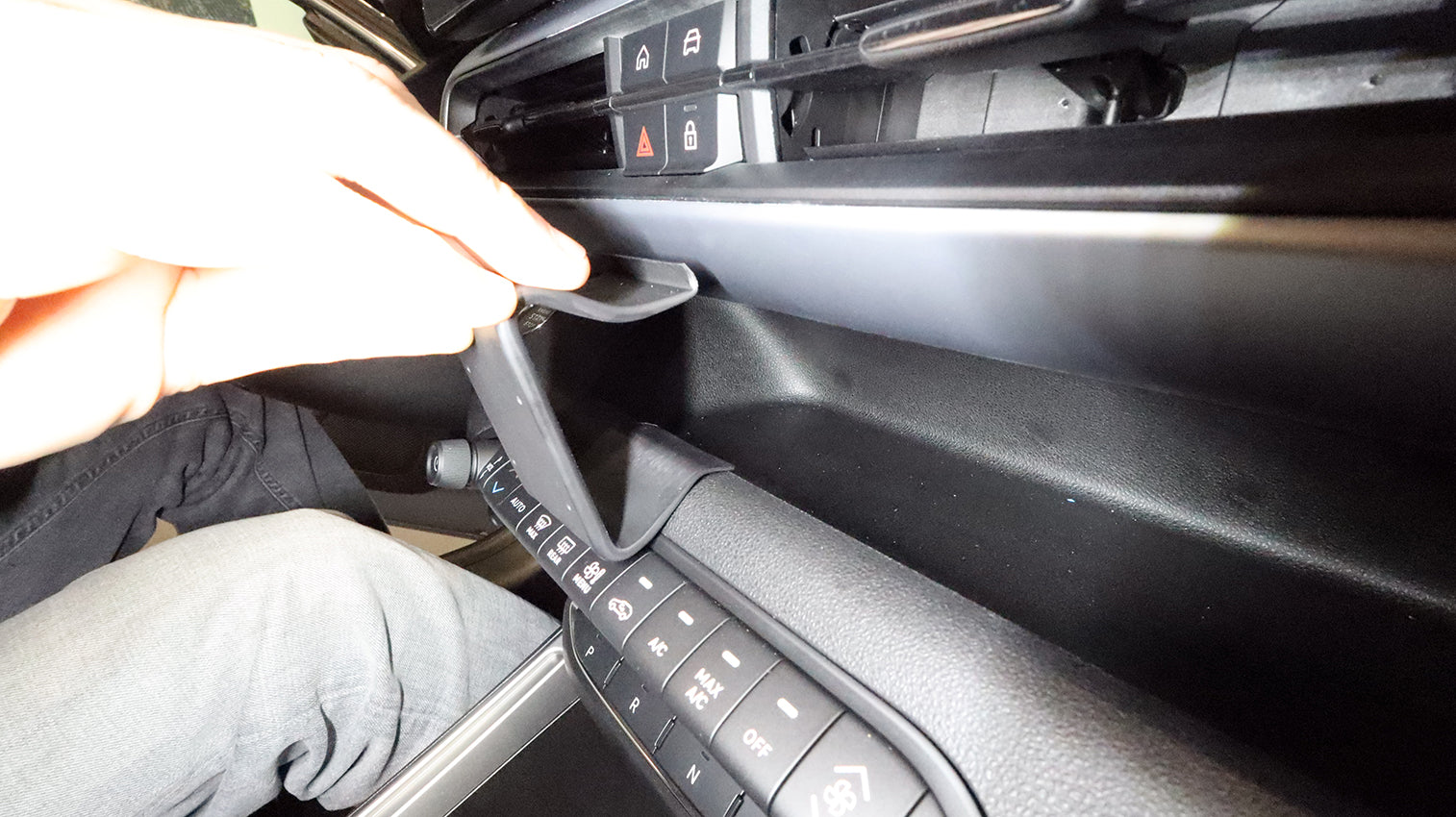Brodit ProClip 856236 - Jeep Avanger 2023-2026