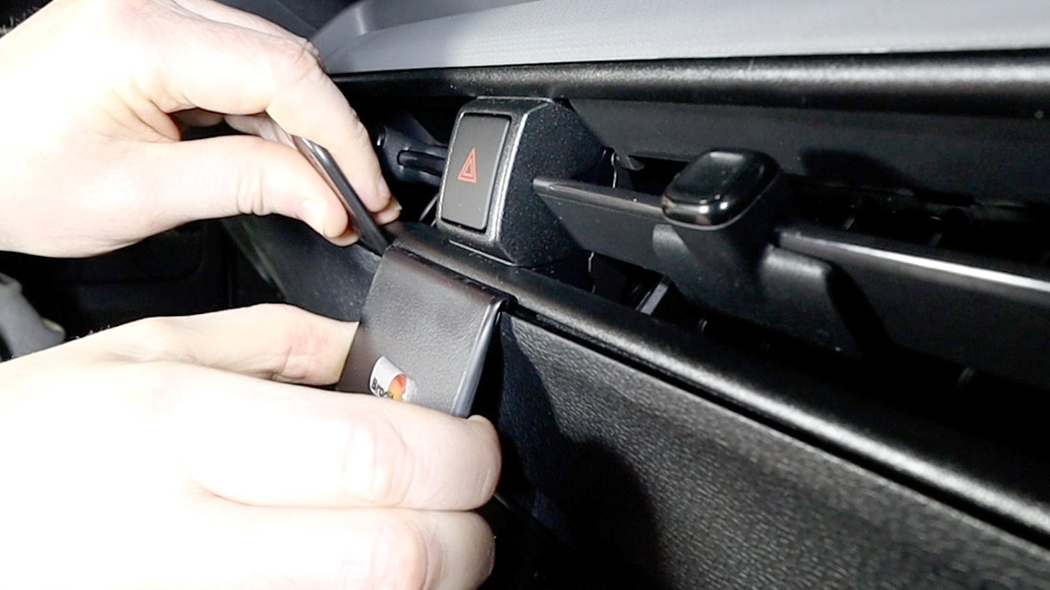 Brodit ProClip 856271 - Volkswagen ID. Buzz Cargo 2025-2026