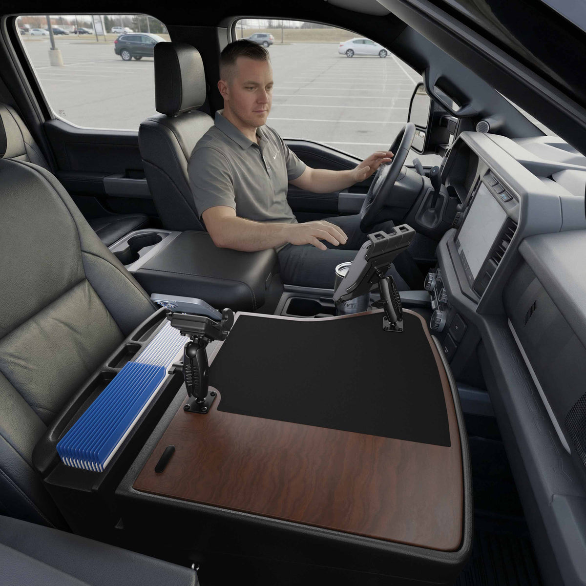 Arkon AUEXGME01T6SM040 AutoExec mahonie; apparaten en opbergspullen niet inbegrepen