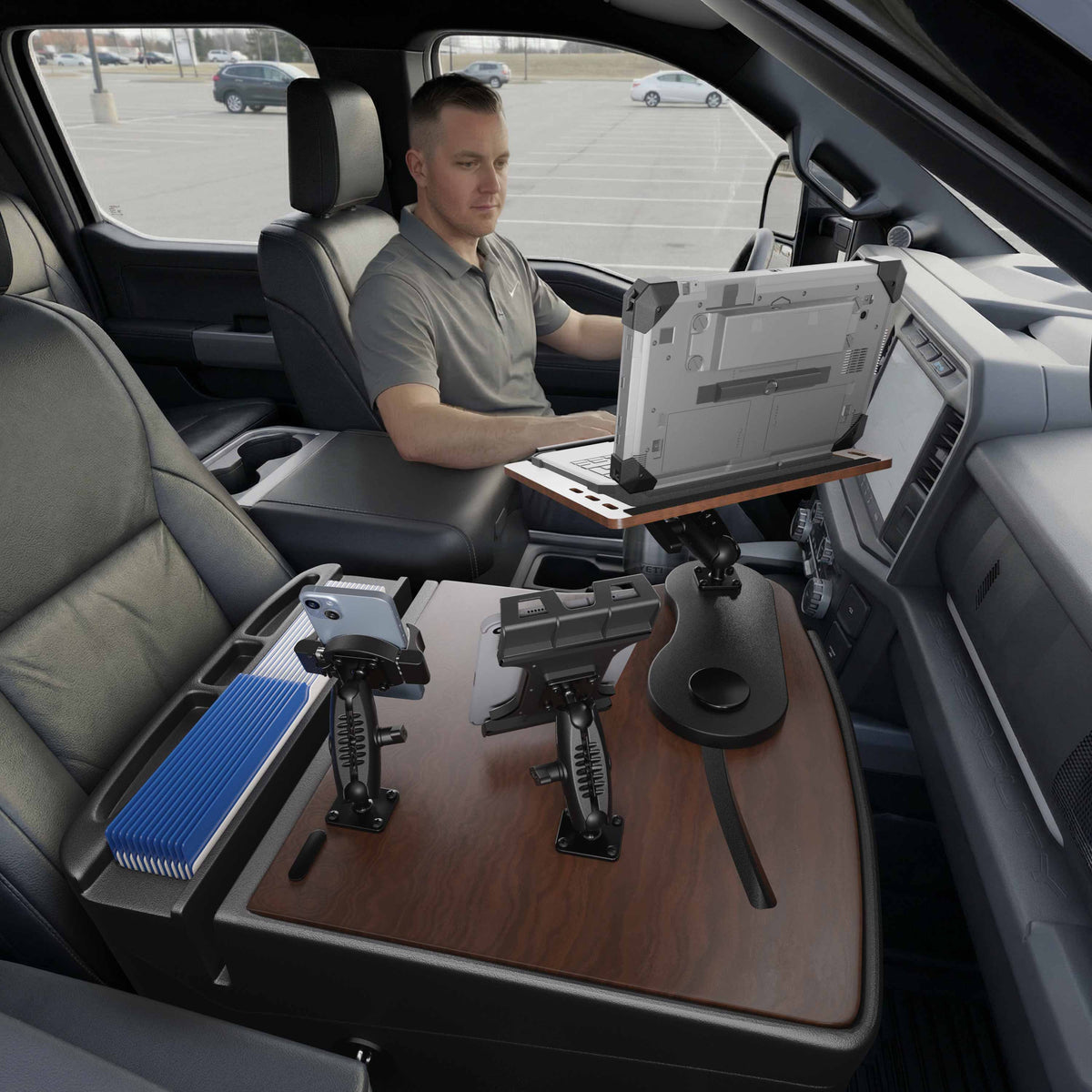 Arkon AUEXRD01T6RVPT AutoExec mahonie; apparaten en opbergspullen niet inbegrepen