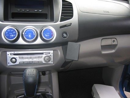 Proclip Mitsubishi L200 06-09 Angled mount