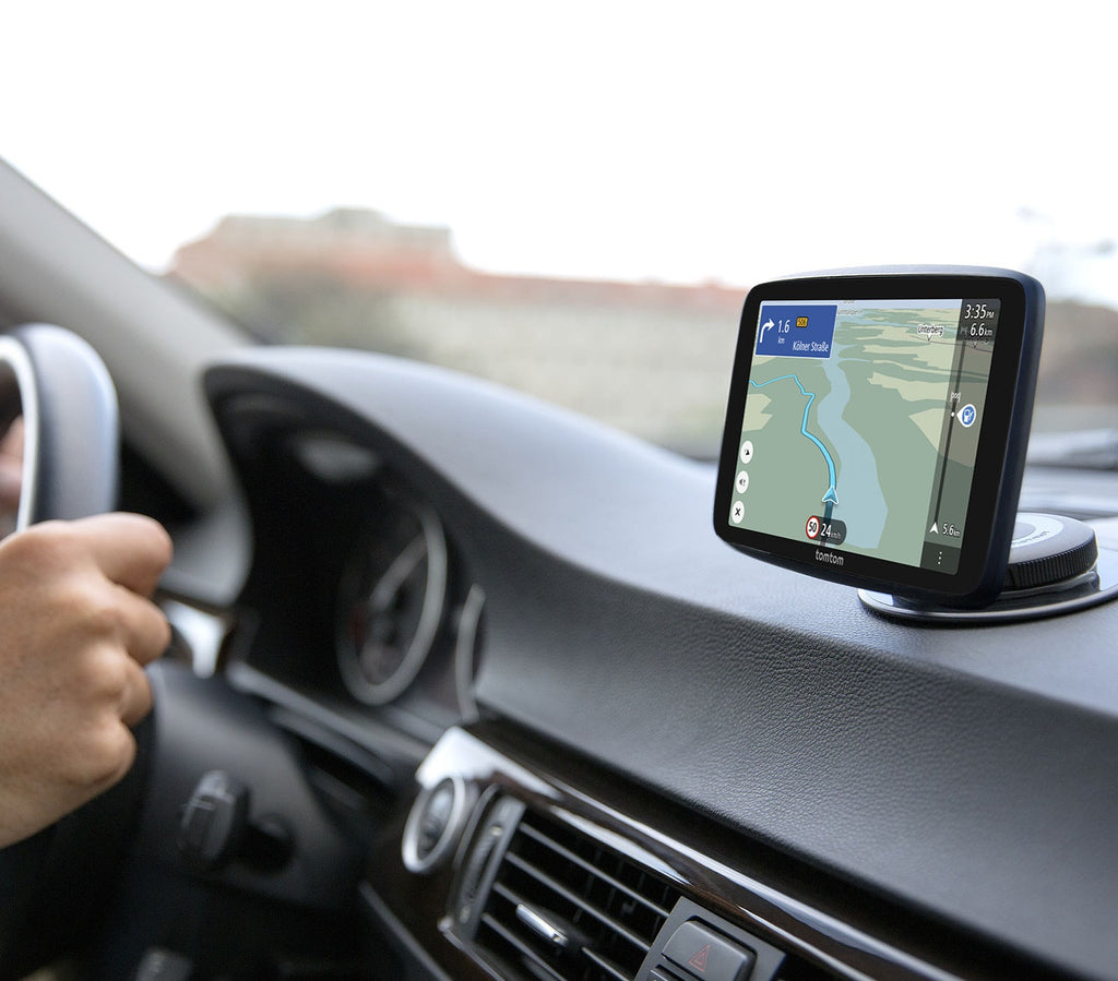 TomTom GO Classic gemonteerd op dashboard