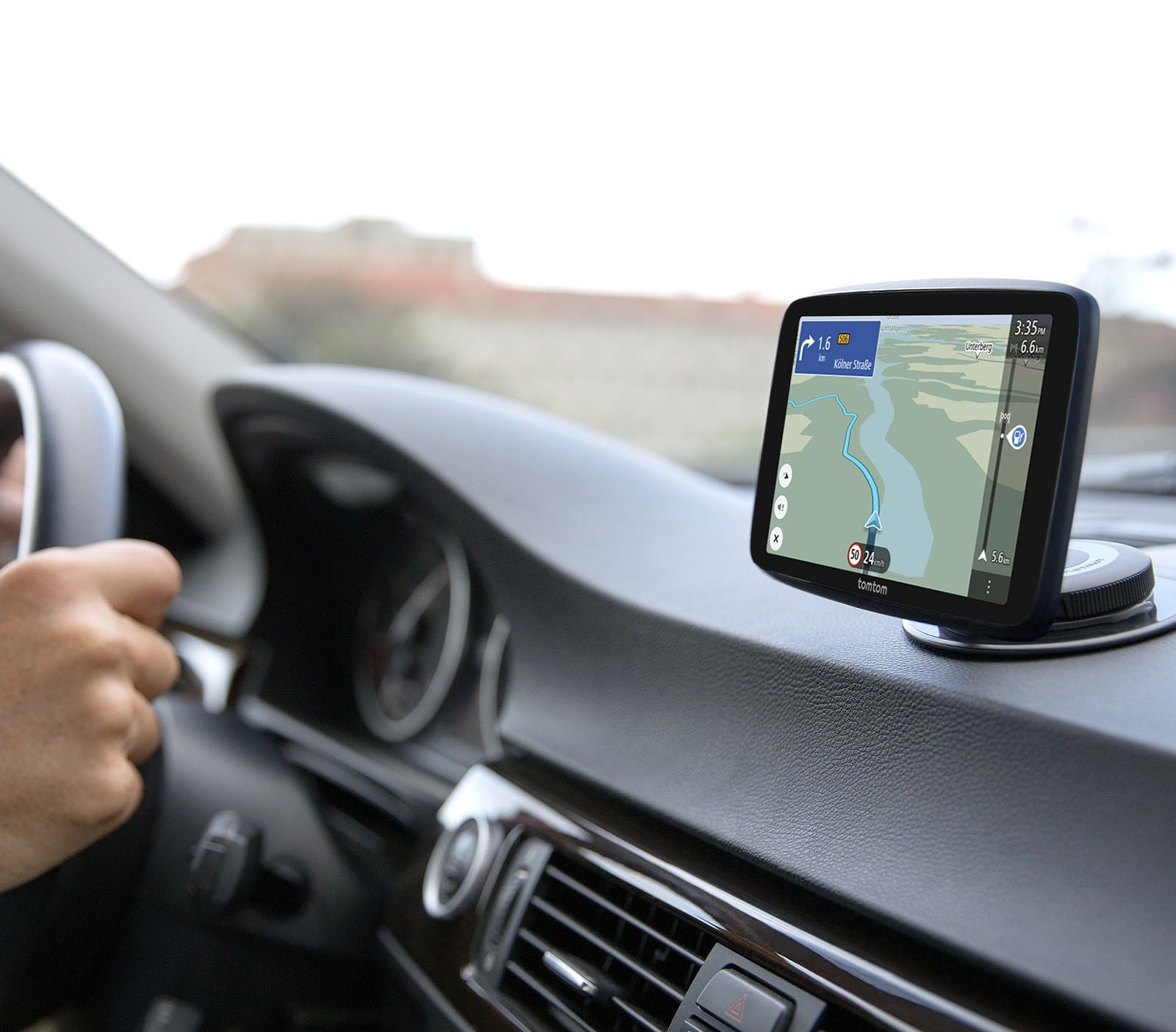 TomTom GO Classic 6 inch op dashboard