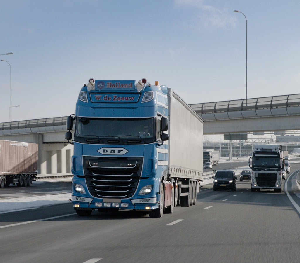 TomTom GO Expert Plus in vrachtwagen
