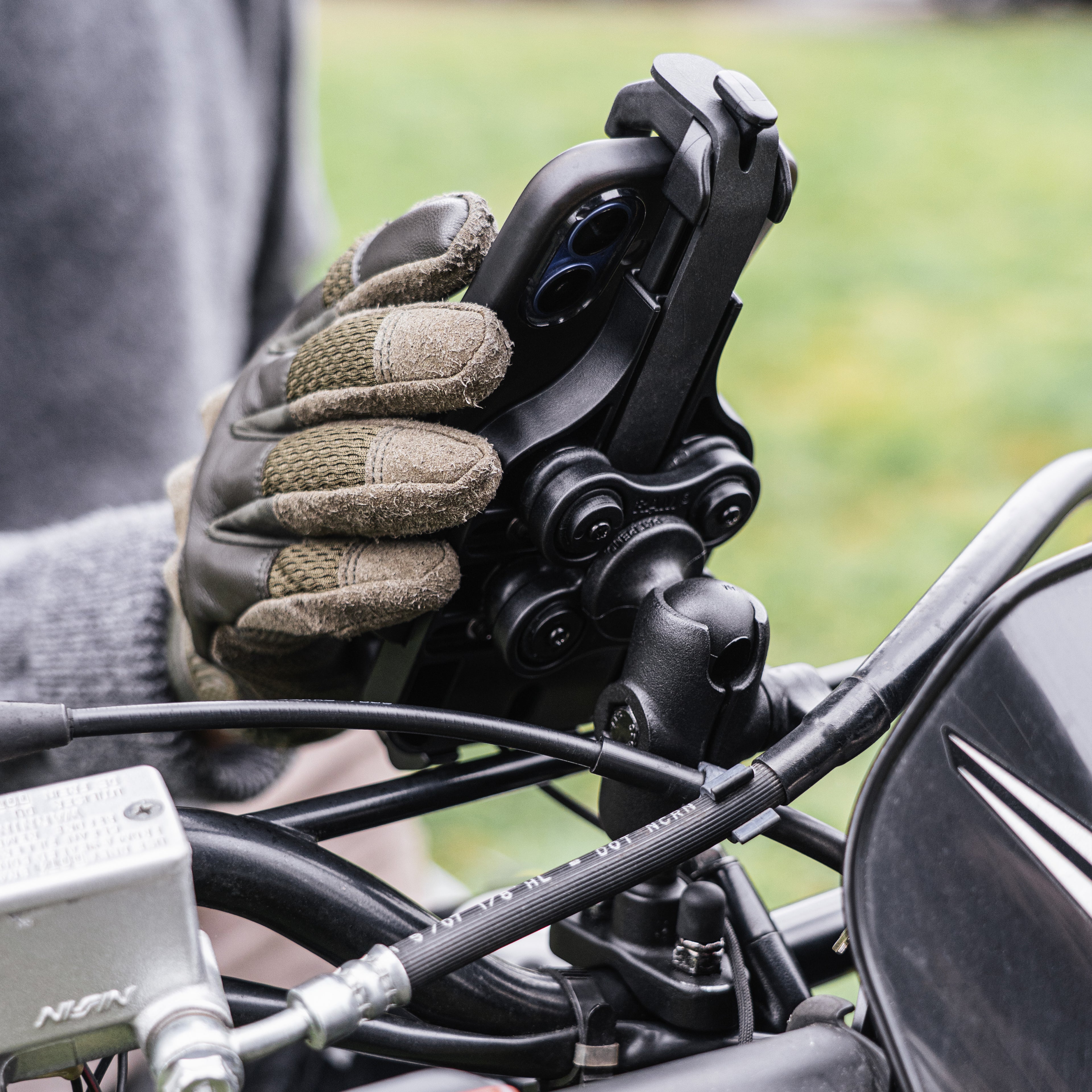 RAM Quick-Grip™ Pro Telefoonbevestiging met Trillinsdemping + U-Bout Basis - RAM Mounts RAM-B-149Z-A-PD5VU afbeelding 8