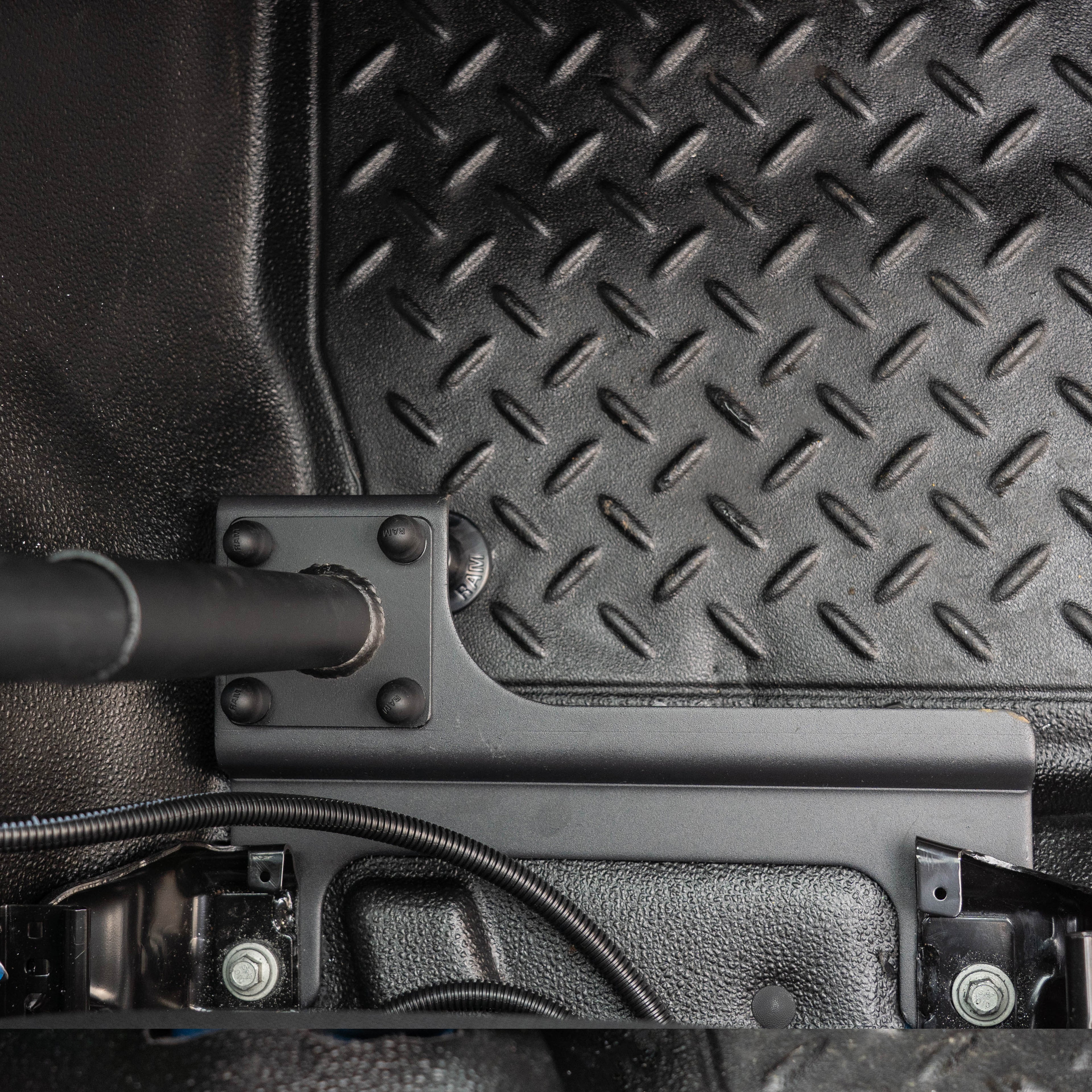 RAM No-Drill™ Voertuig basis voor '20-26 Ford Police Interceptor Utility - RAM Mounts RAM-VB-206 afbeelding 4