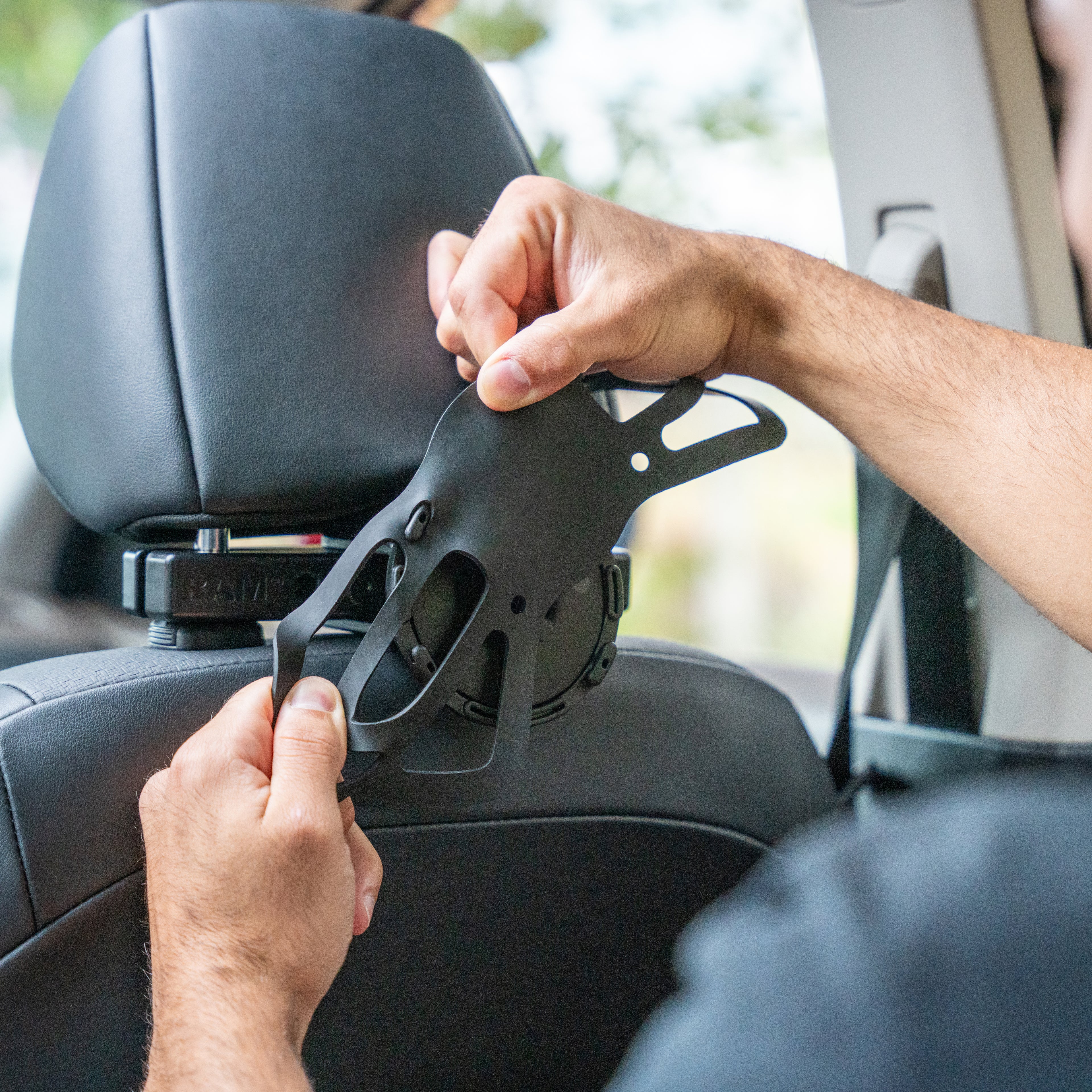 RAM Universele Headrest Tablet Bevestiging voor 17,78 cm (7") -33,02 cm (13") Tablets - RAM Mounts RAP-469-TU afbeelding 5