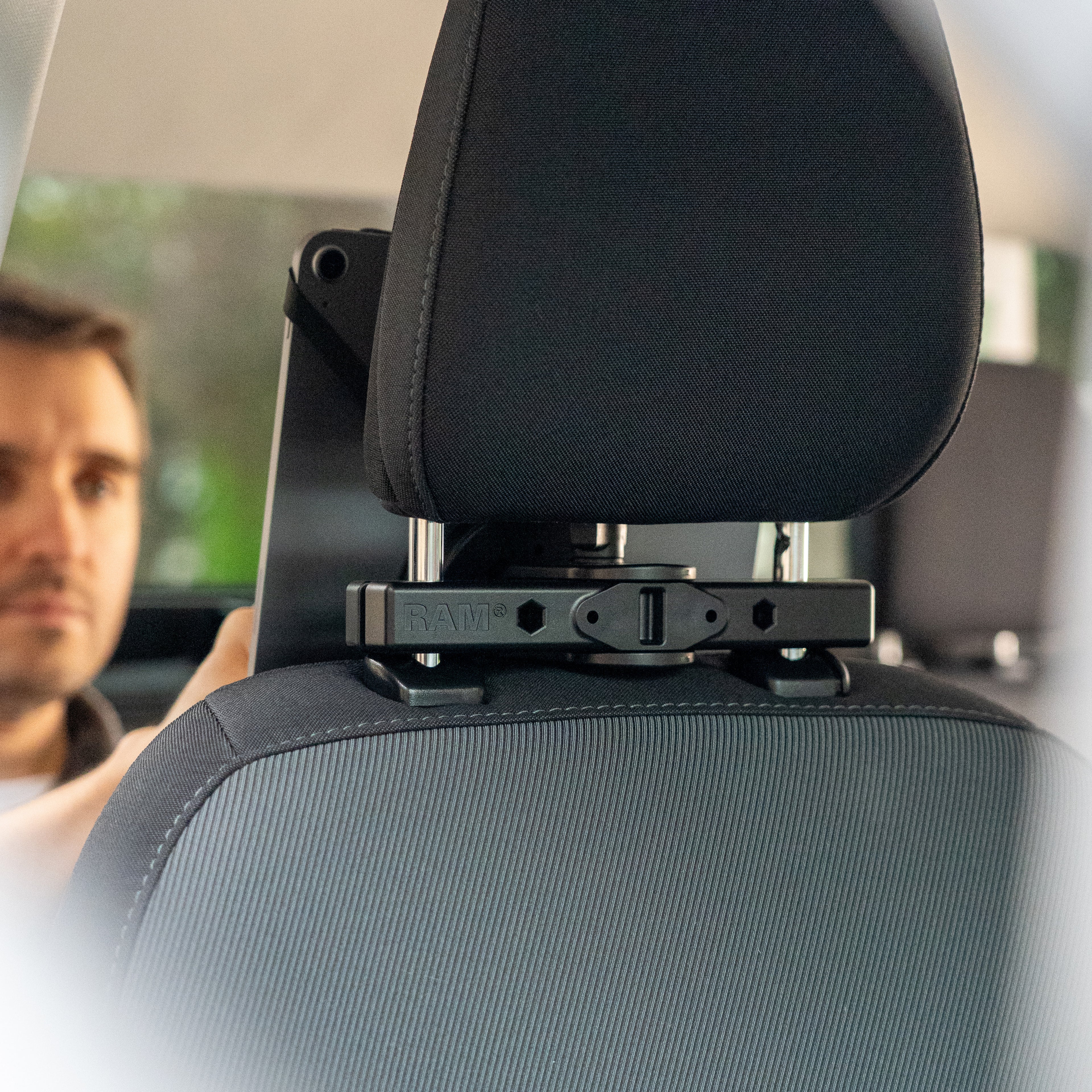 RAM Universele Headrest Tablet Bevestiging voor 17,78 cm (7") -33,02 cm (13") Tablets - RAM Mounts RAP-469-TU afbeelding 9