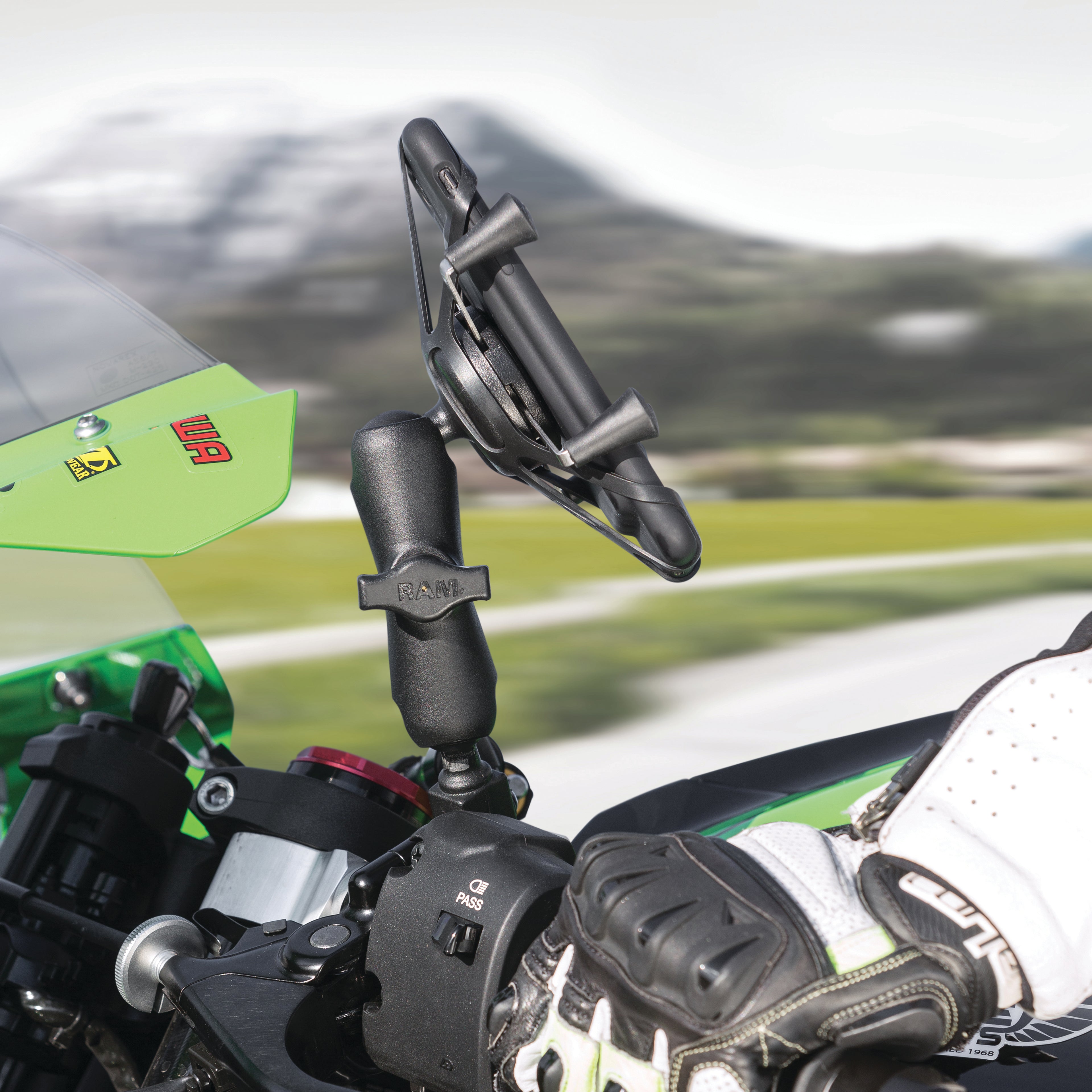 RAM X-Grip® Telefoonhouder met Composiet Dubbele Socketarm - RAM Mounts RAP-HOL-UN7B-201U afbeelding 9