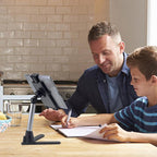 Arkon TAB-STAND2 – voorbeeld van gebruik op een bureau – artikel 92220300
